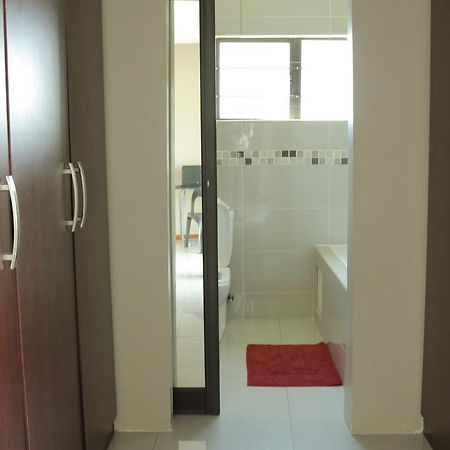 Tap'S Home Away From Home Gaborone Exterior photo