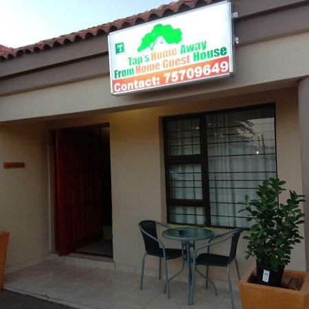 Tap'S Home Away From Home Gaborone Exterior photo